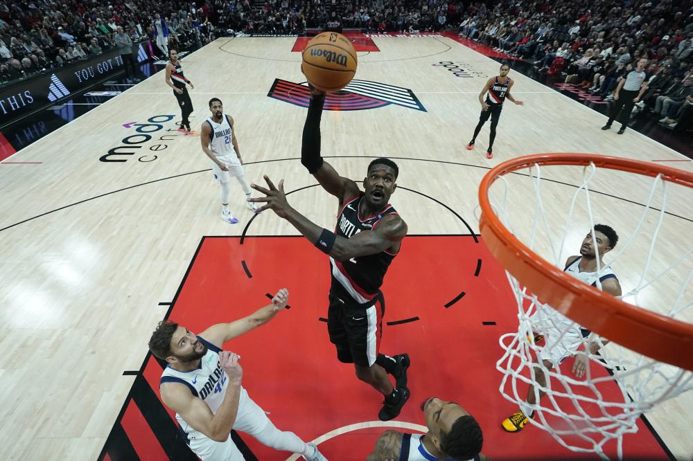 坐拥美模般 坐拥美模般